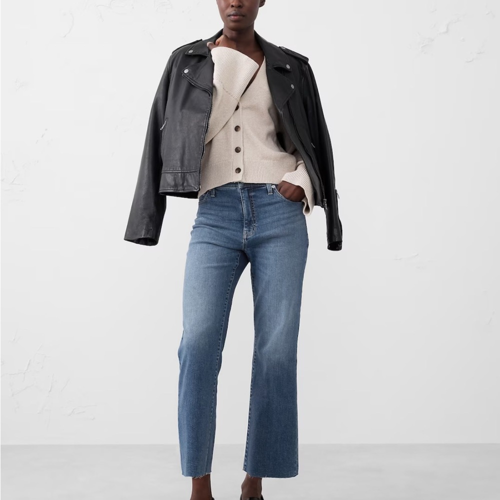 BANANA REPUBLIC FACTORY high rise boot cut jean. Size 10